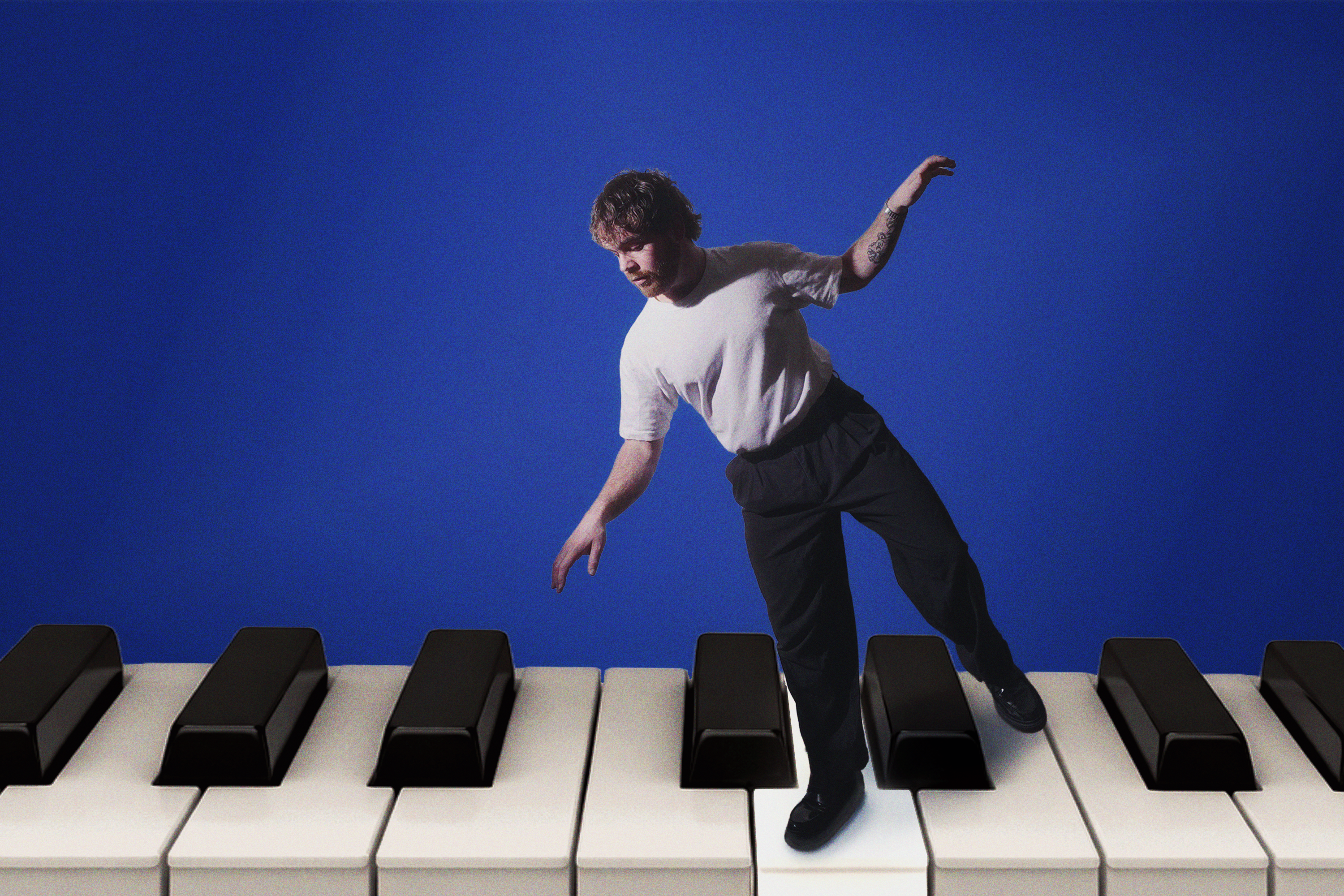 Conor Thaxter performing live piano at luxury event in Los Angeles